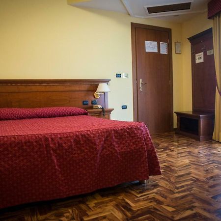 Albergo Ristorante Uliveto Veroli Екстериор снимка